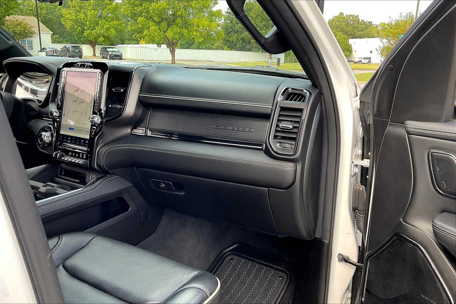 2022 Ram 1500 Limited photo 17