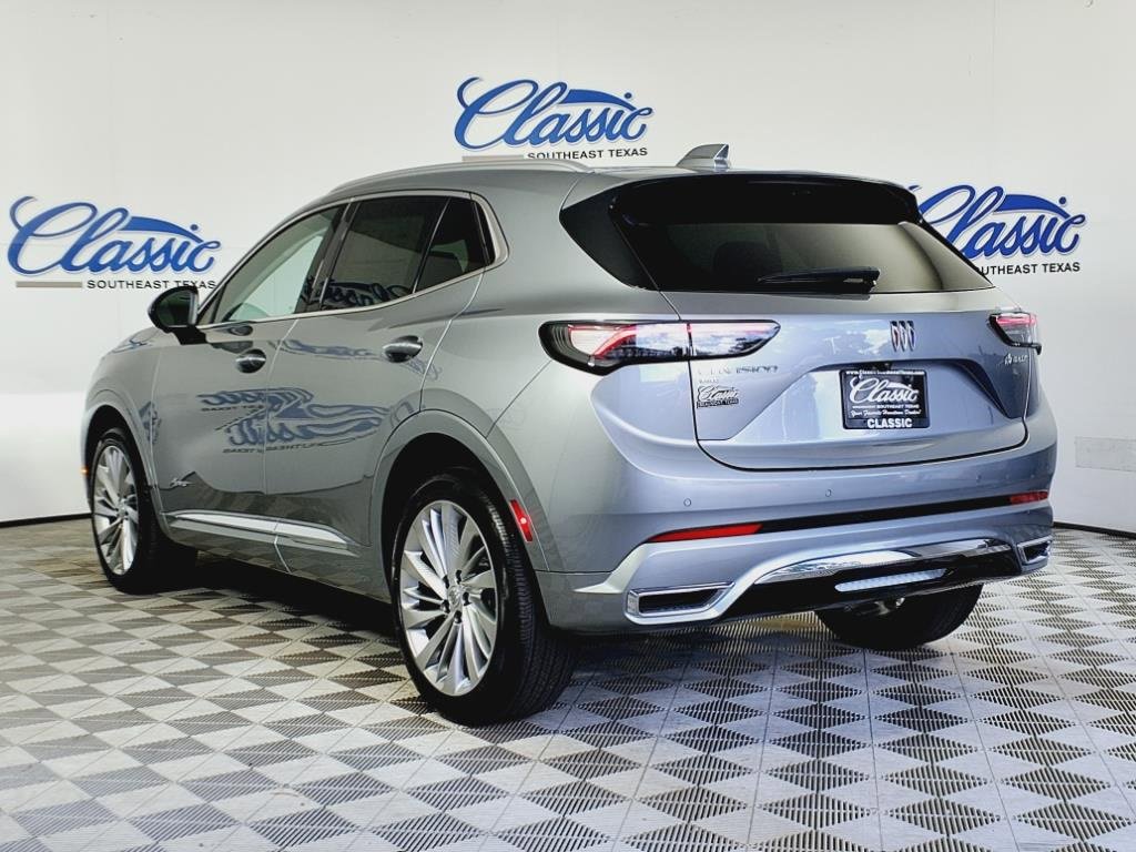 2025 Buick Envision Avenir photo 2