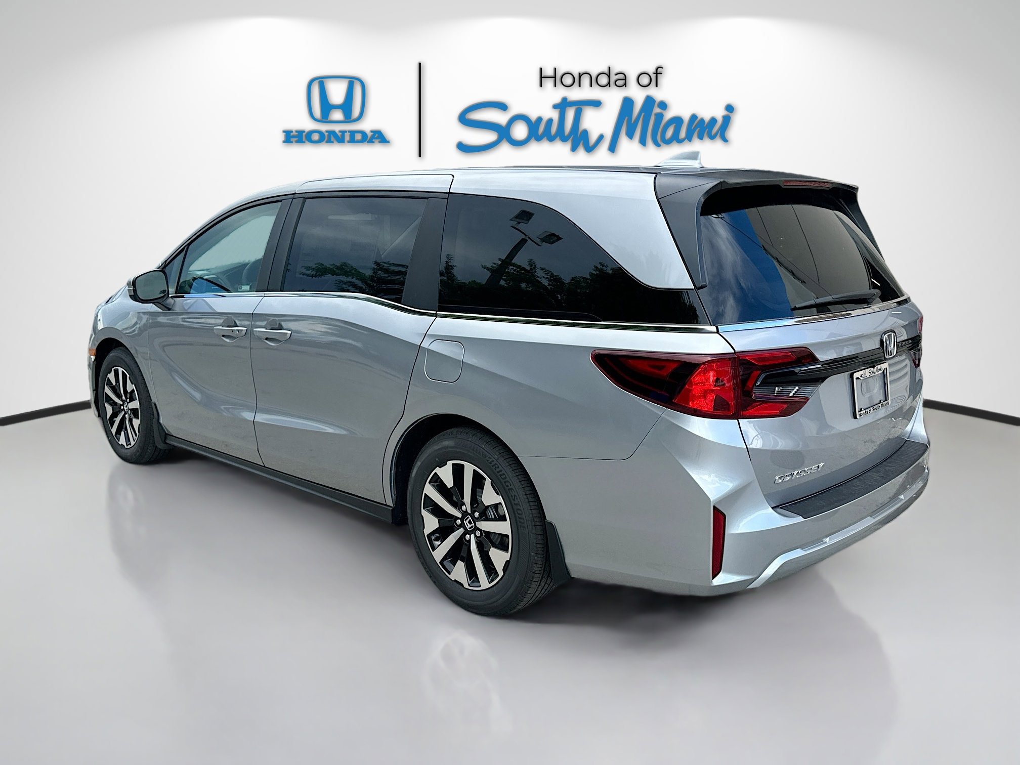 2026 Honda Odyssey EX-L photo 4