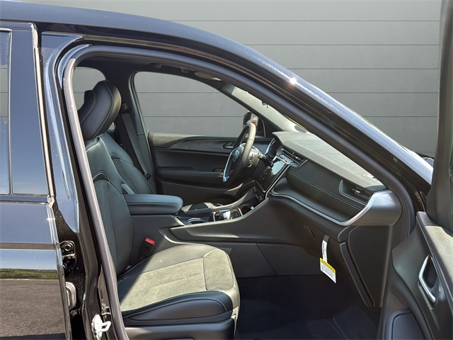 2025 Jeep Grand Cherokee Altitude X photo 12