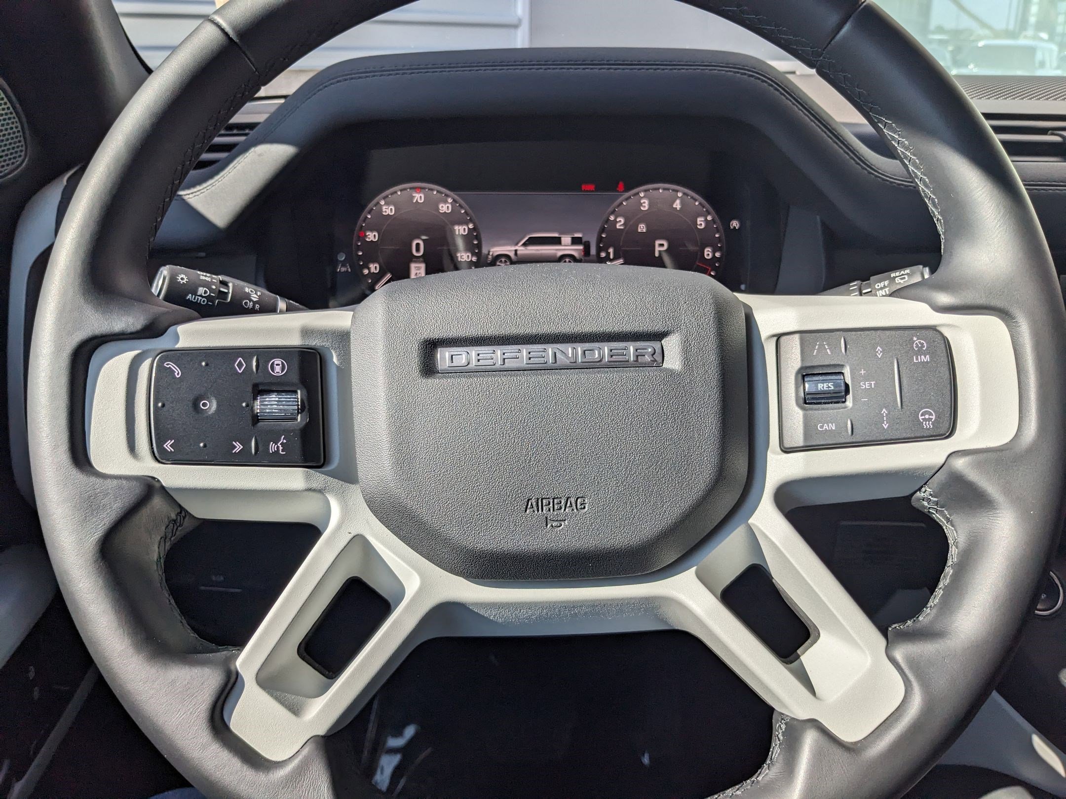 2024 Land Rover Defender 110 S photo 15