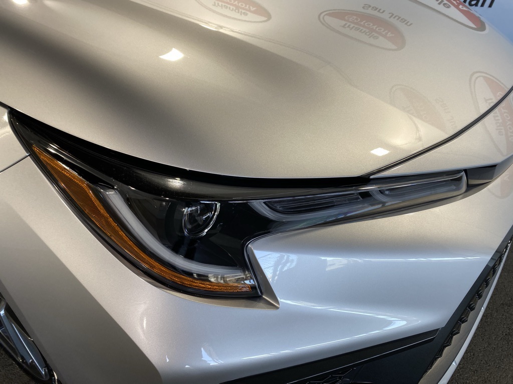 2025 Toyota Corolla XSE photo 11