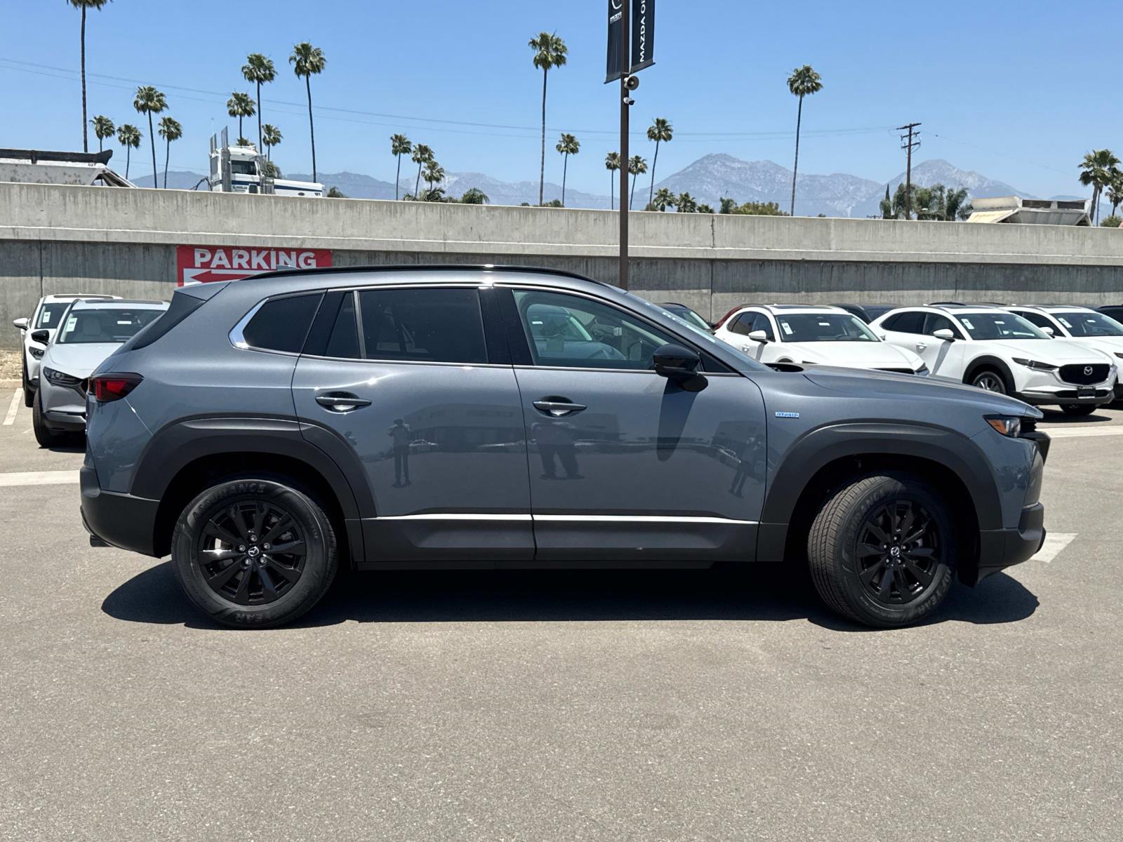2025 Mazda CX-50 Premium photo 2