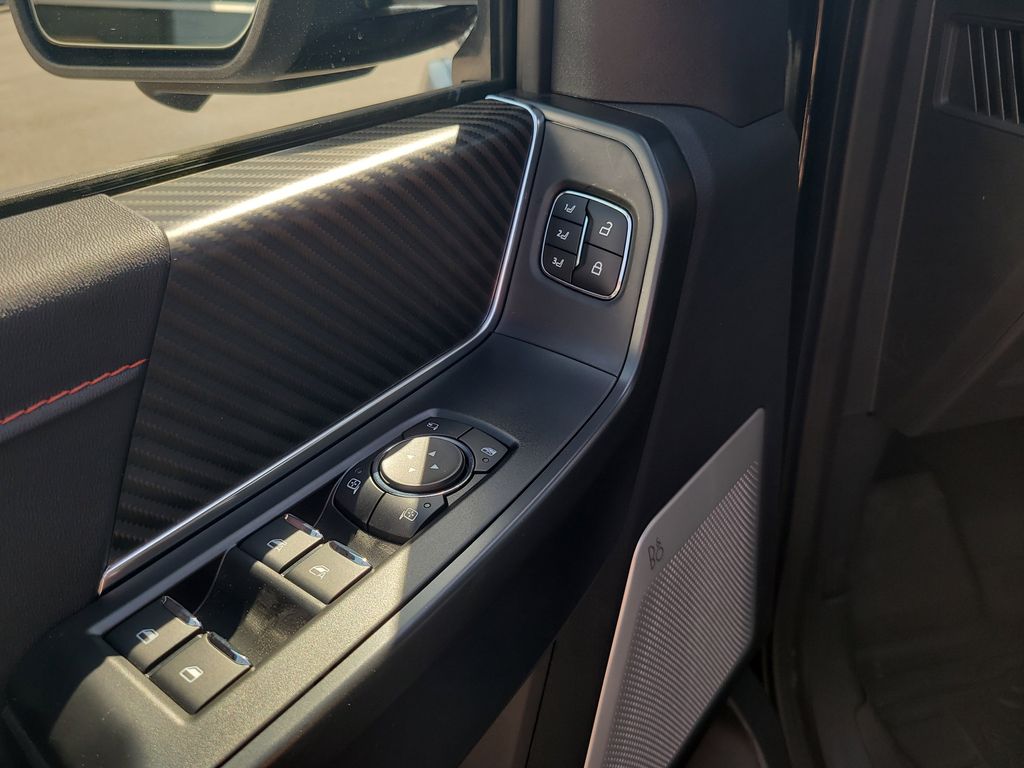 2025 Ford F-150 Raptor photo 11
