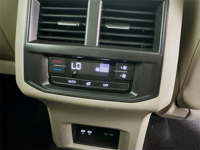 2021 Volkswagen Atlas SEL photo 21