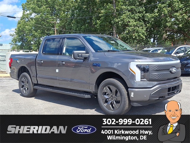 2025 Ford F-150 Lightning Flash's photo