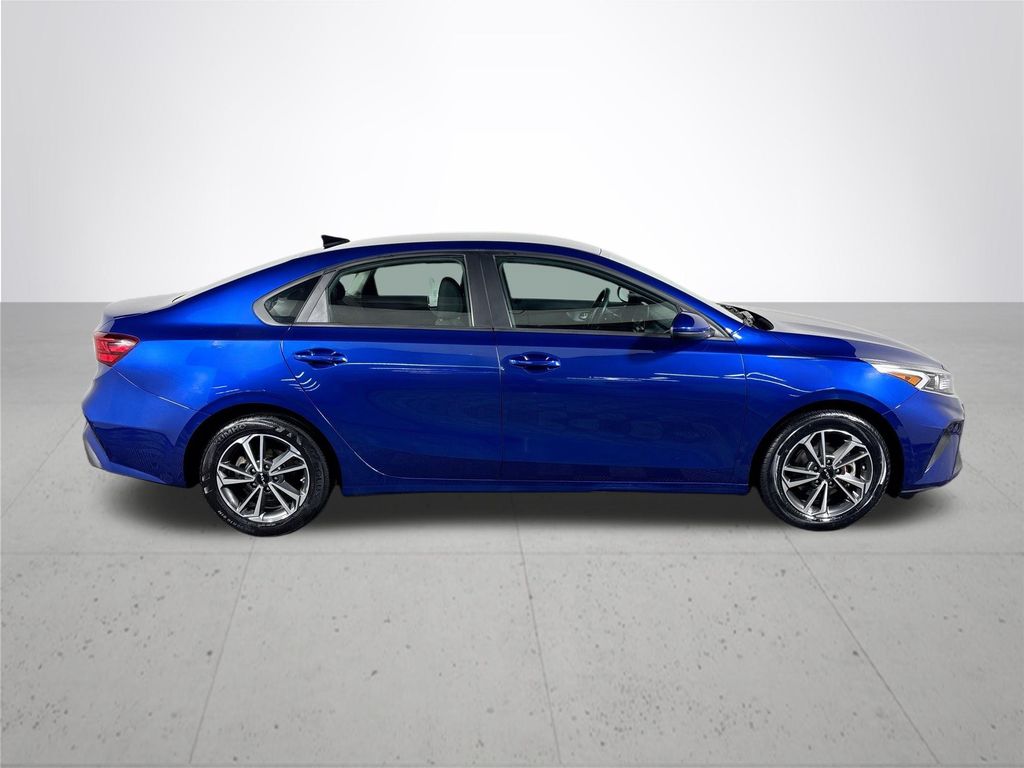 2023 Kia Forte LXS photo 5