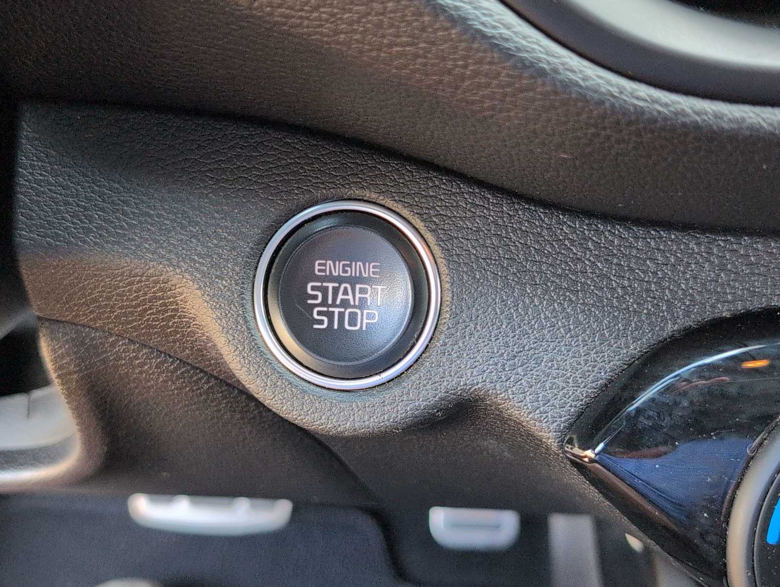 2022 Kia Forte GT-Line photo 17