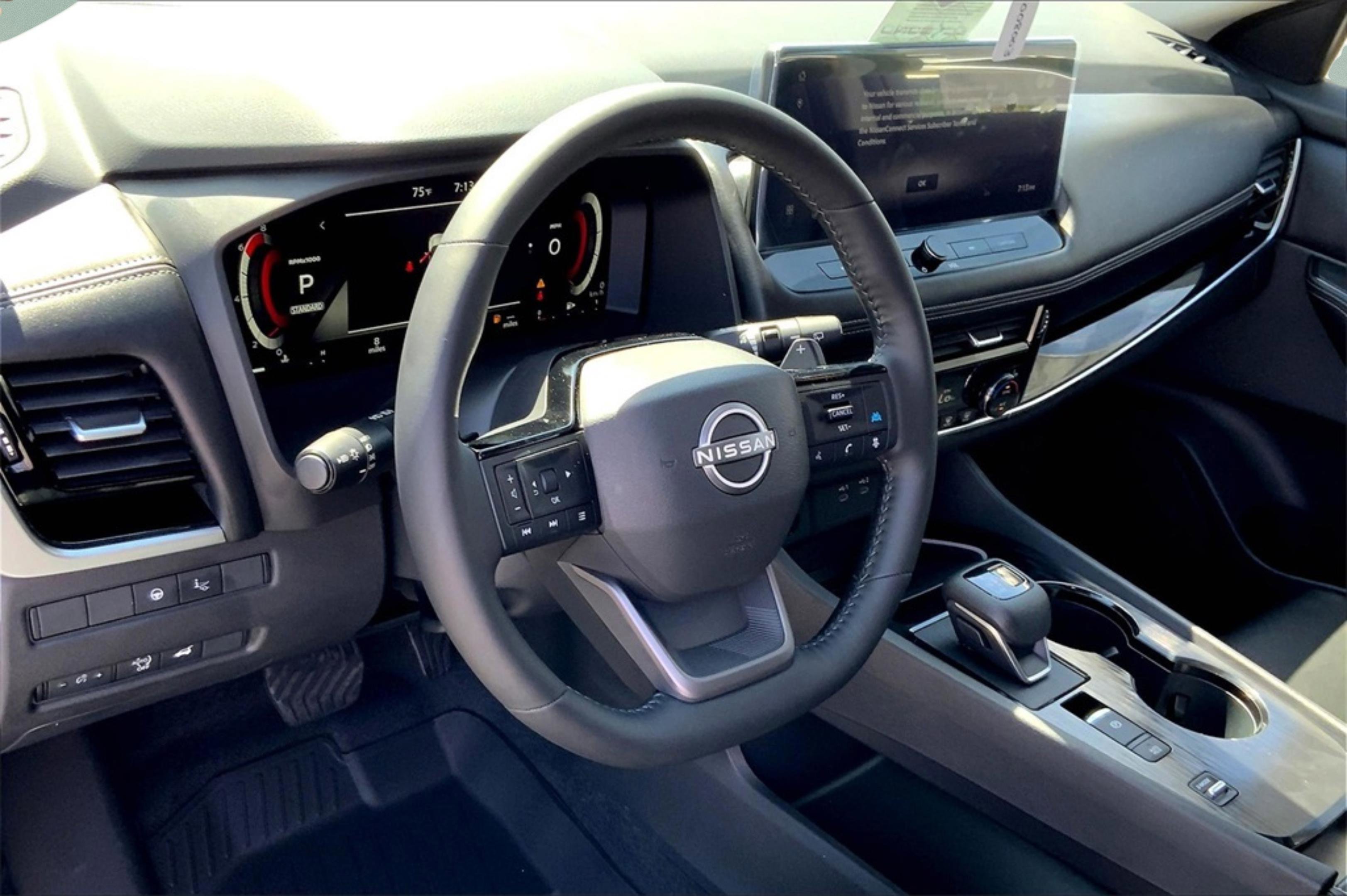 2025 Nissan Rogue SL photo 6