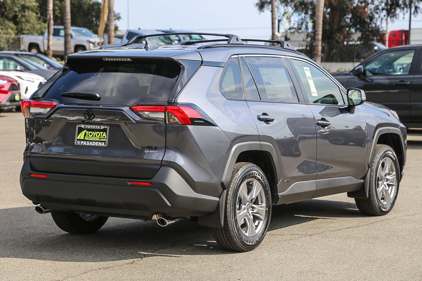 2025 Toyota RAV4 Hybrid XLE photo 6