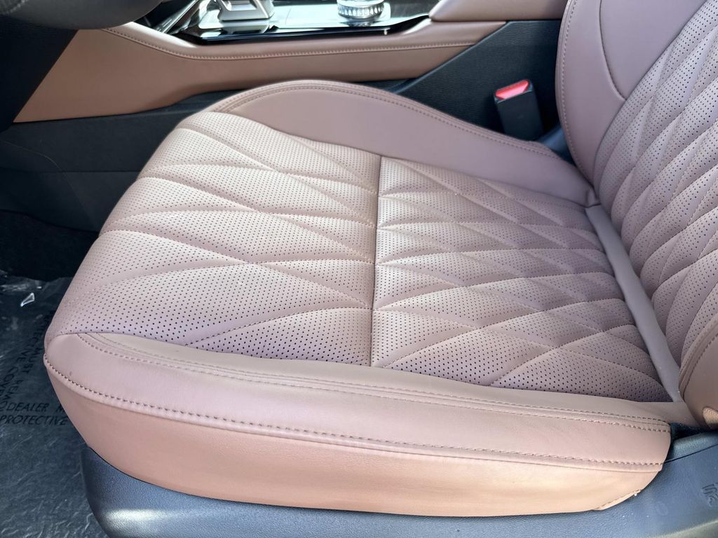 2025 Mitsubishi Outlander SEL photo 22