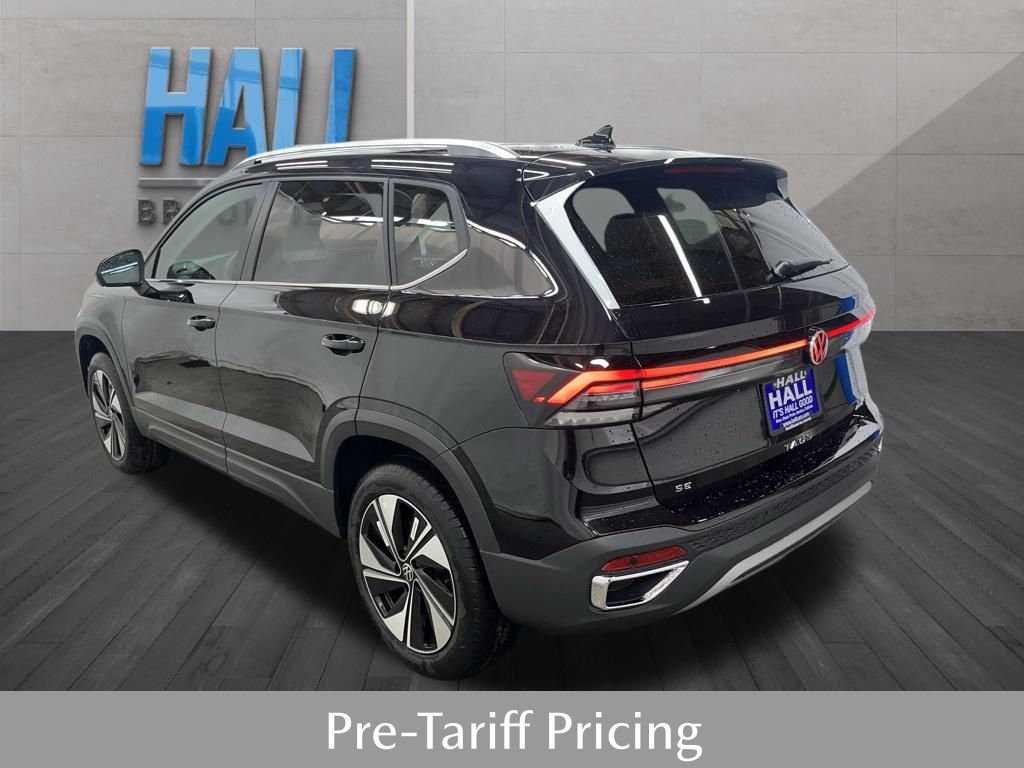 2025 Volkswagen Taos SE photo 3