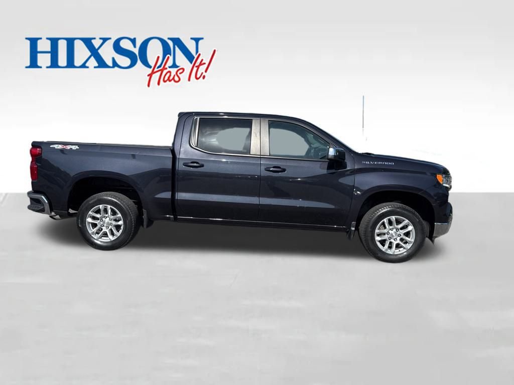 2022 Chevrolet Silverado 1500 LT photo 4