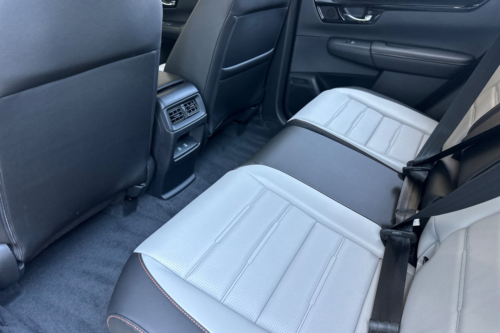 2026 Honda CR-V Sport Touring Hybrid photo 9