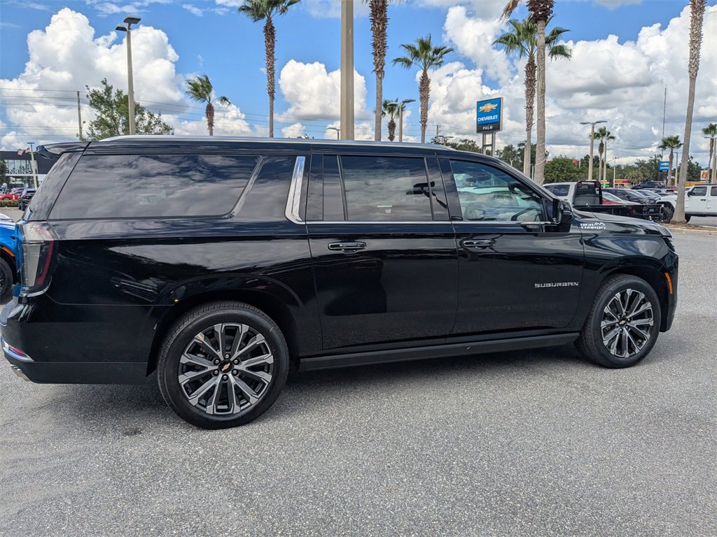 2025 Chevrolet Suburban High Country photo 2