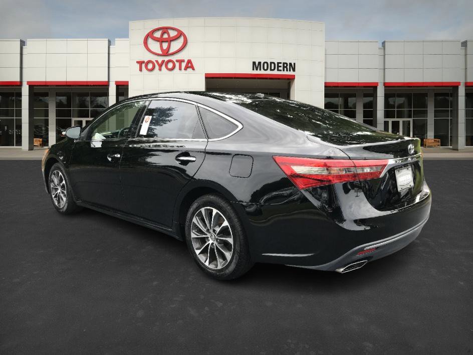 2017 Toyota Avalon XLE Premium photo 3