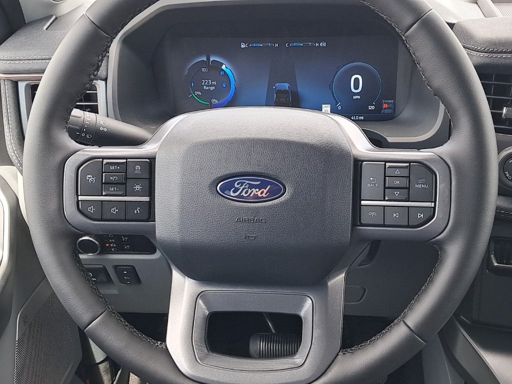 2025 Ford F-150 Lightning photo 11