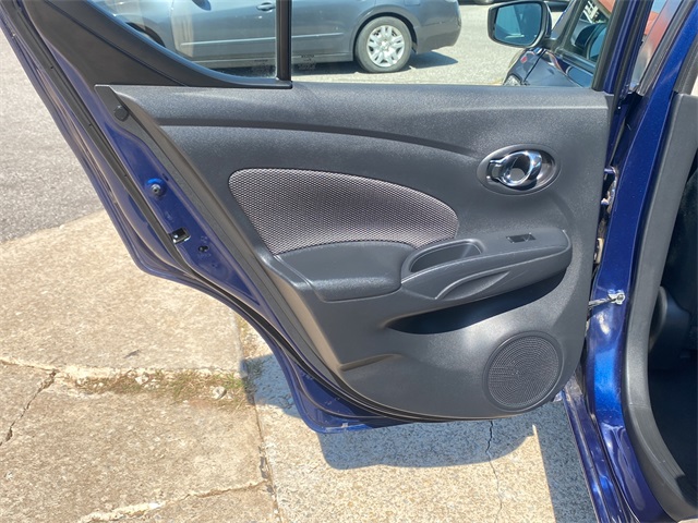 2019 Nissan Versa 1.6 SV photo 15