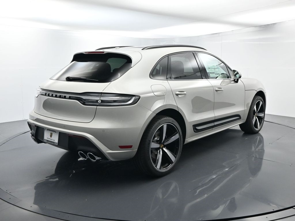 2026 Porsche Macan T photo 13