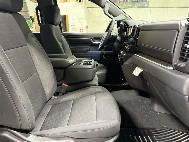 2025 Chevrolet Silverado 1500 LT photo 17