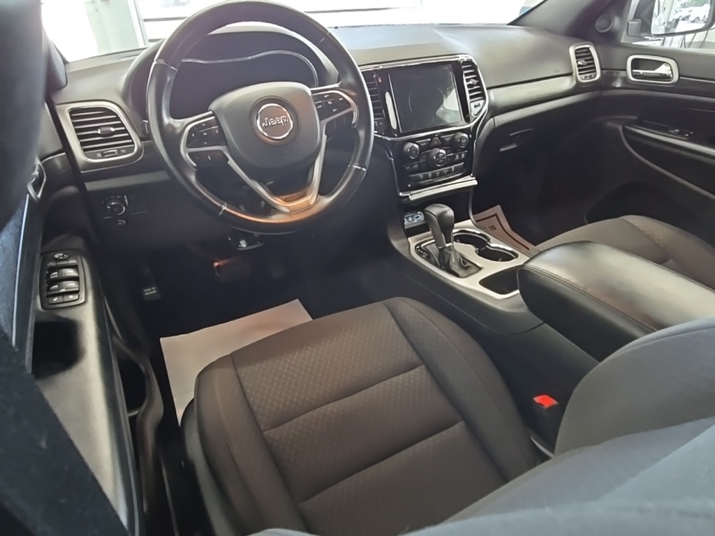 2019 Jeep Grand Cherokee Laredo E photo 17