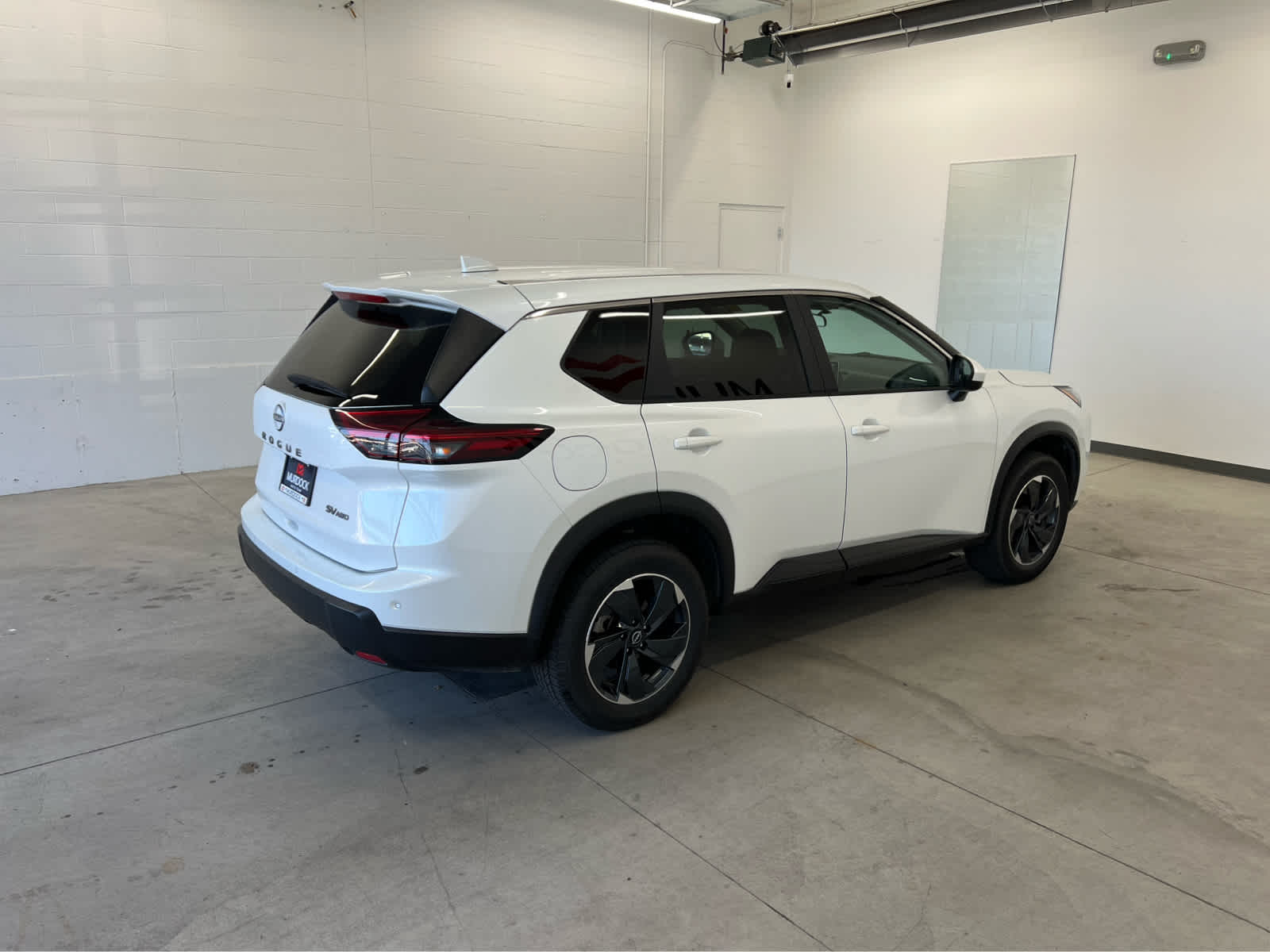 2024 Nissan Rogue SV photo 3