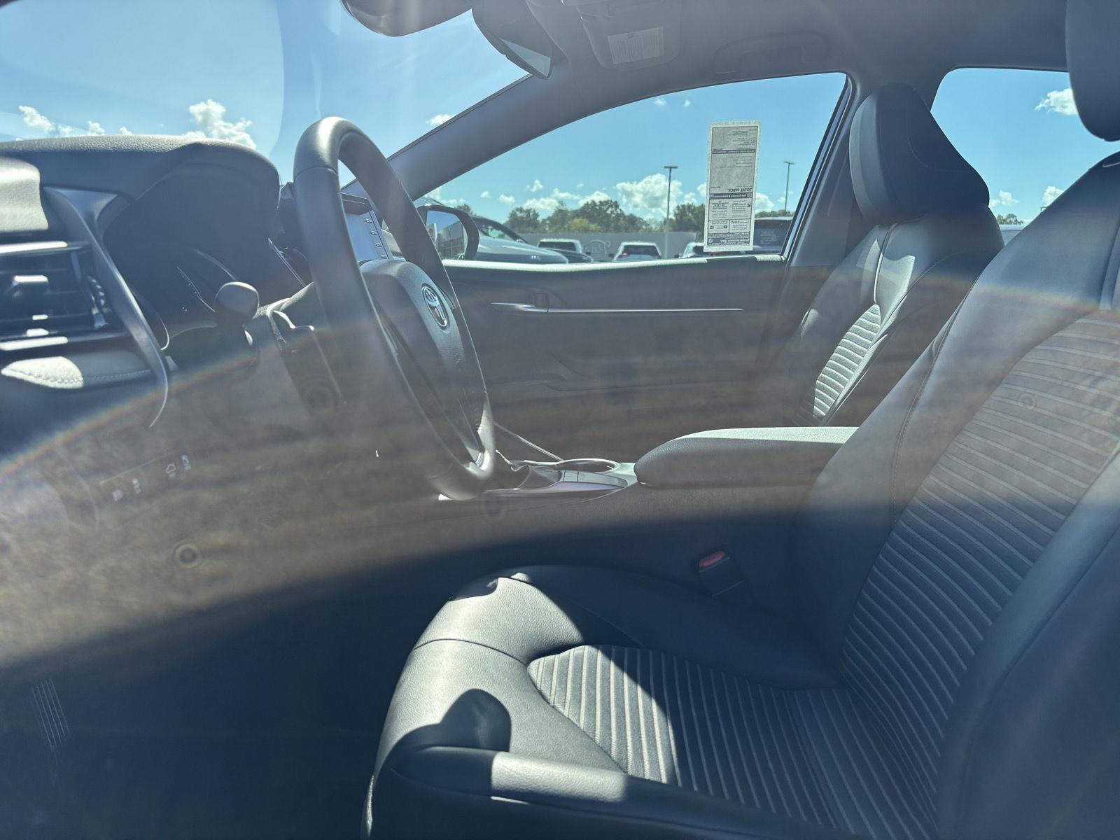 2023 Toyota Camry SE photo 14