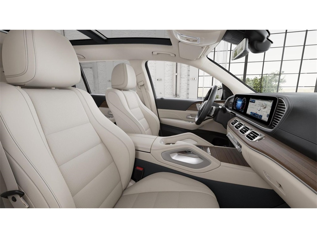 2026 Mercedes Benz GLS 450 4MATIC photo 3