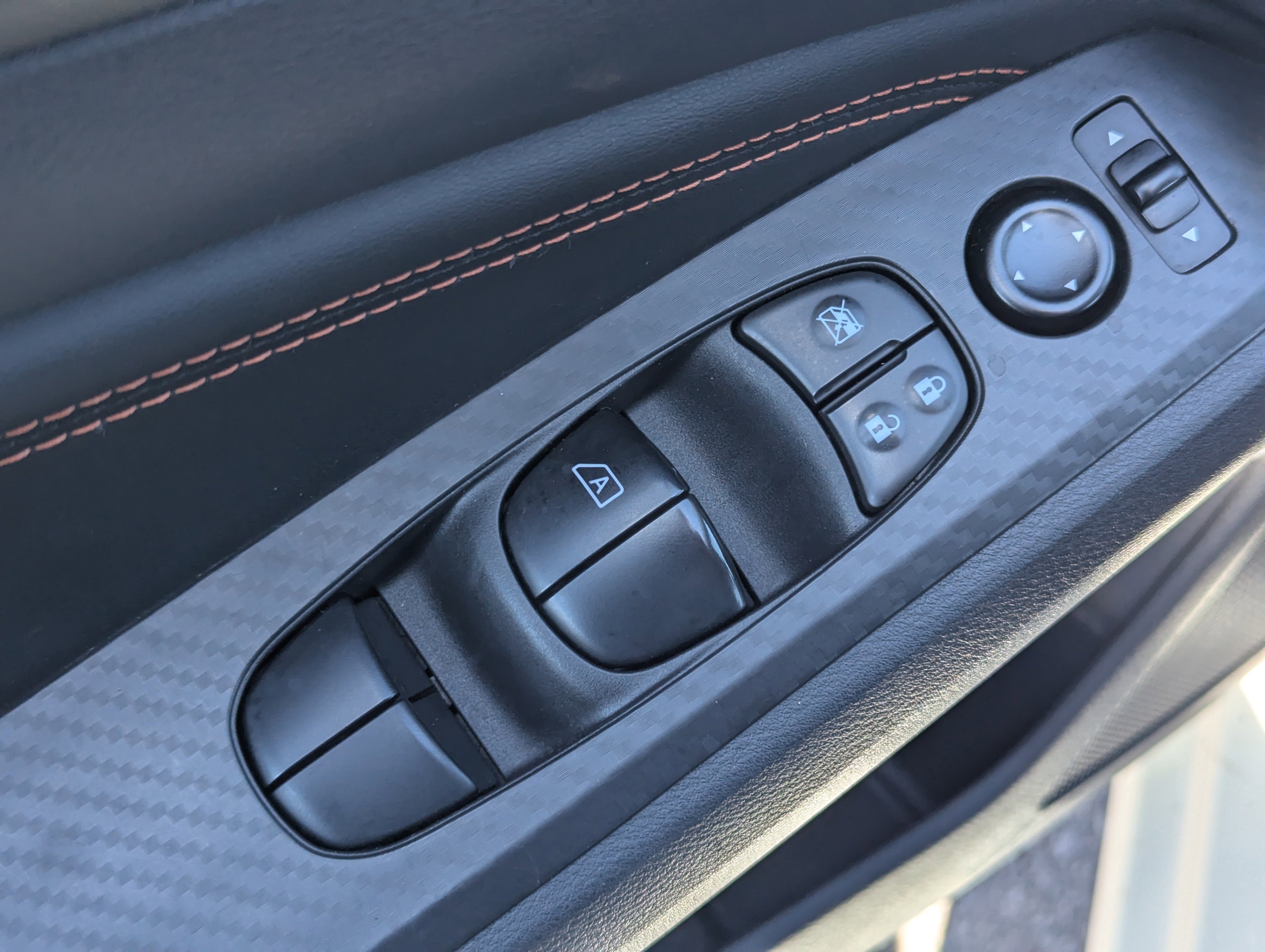 2022 Nissan Altima 2.5 SR photo 5