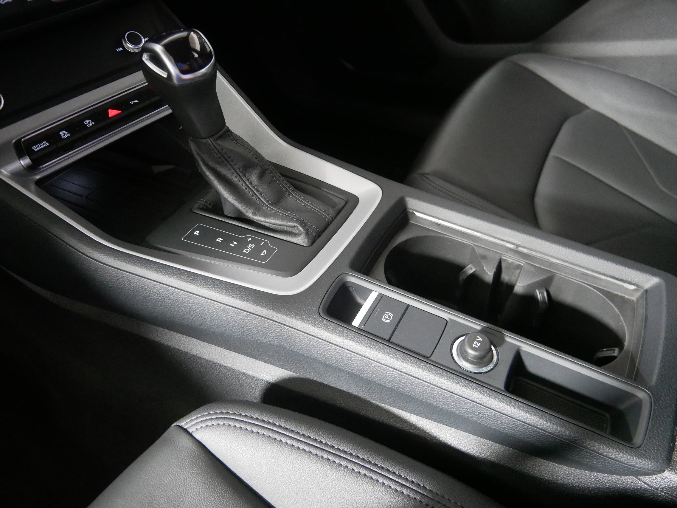 2024 Audi Q3 S line Premium photo 23