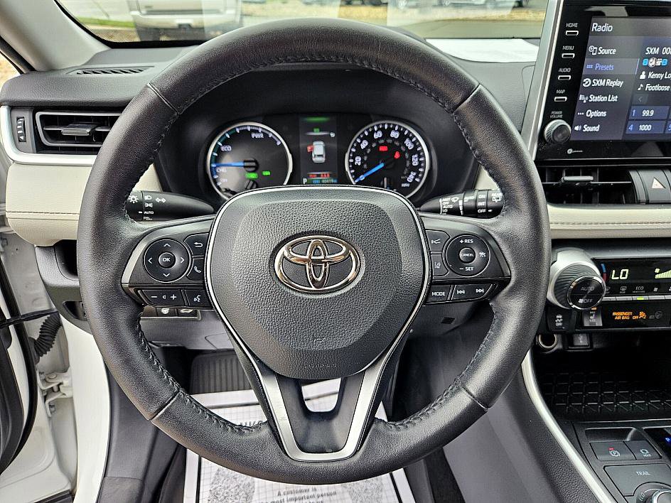 2022 Toyota RAV4 Hybrid XLE photo 22