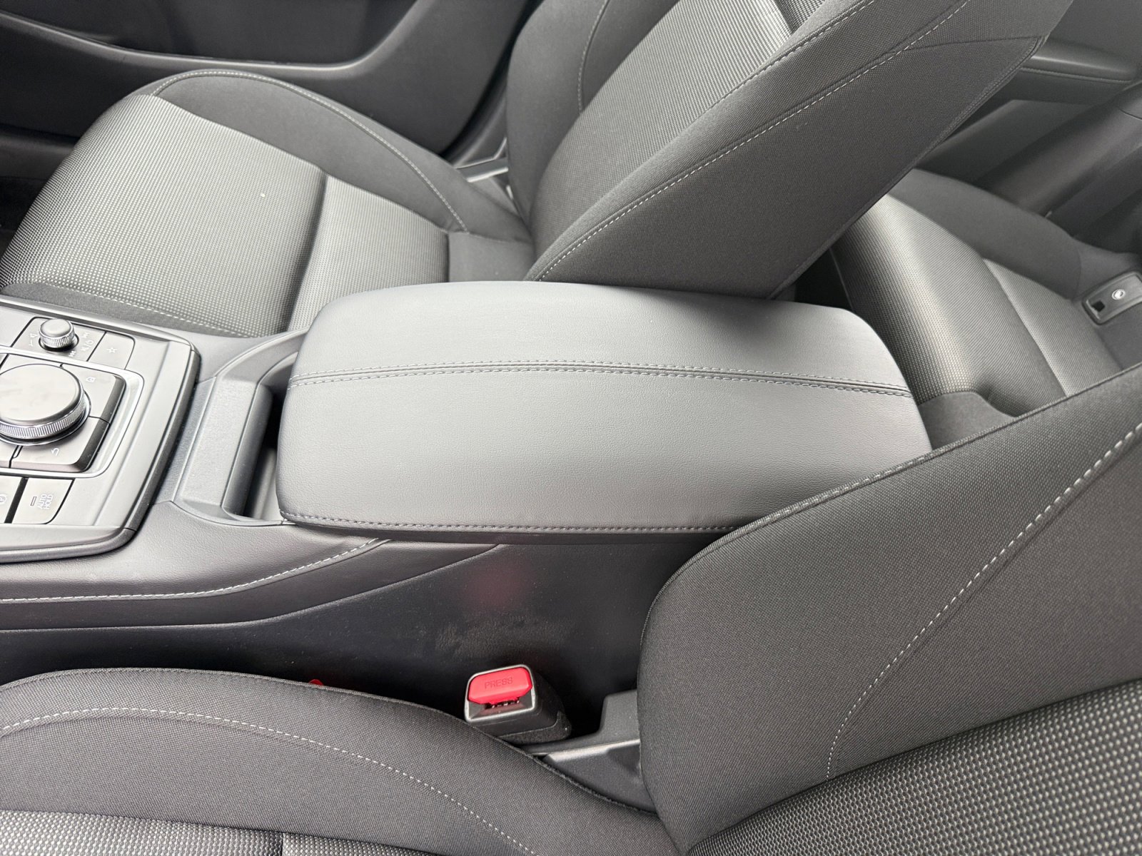 2025 Mazda CX-30 2.5 S photo 14