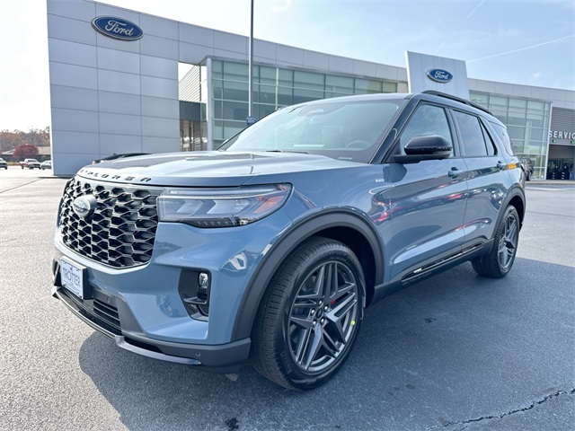 2026 Ford Explorer ST-LINE's photo