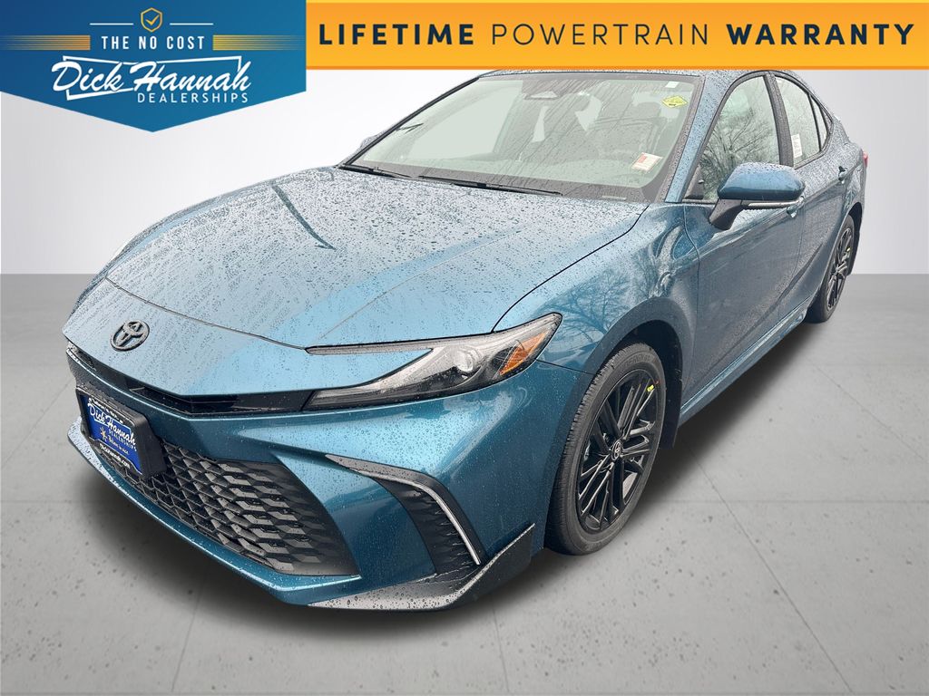 2026 Toyota Camry SE's photo