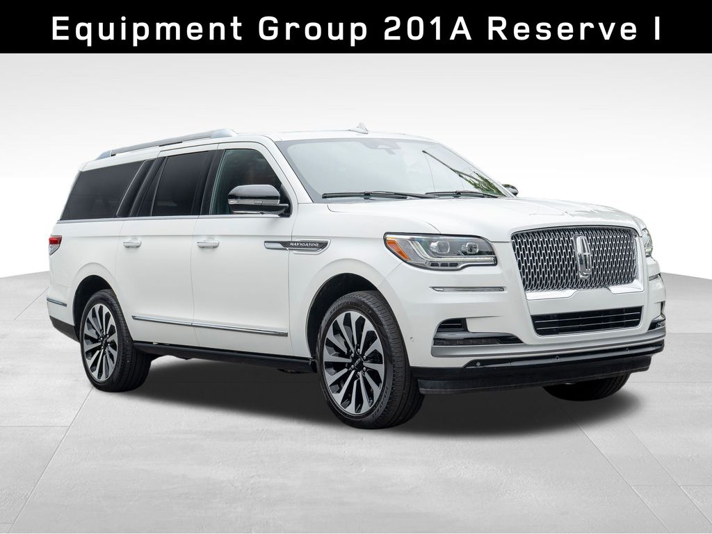 2024 Lincoln Navigator L Reserve photo 3