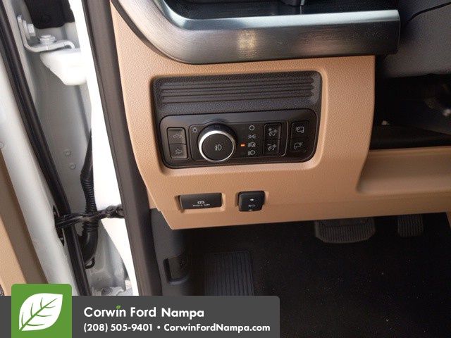 2025 Ford F-350 Lariat photo 14