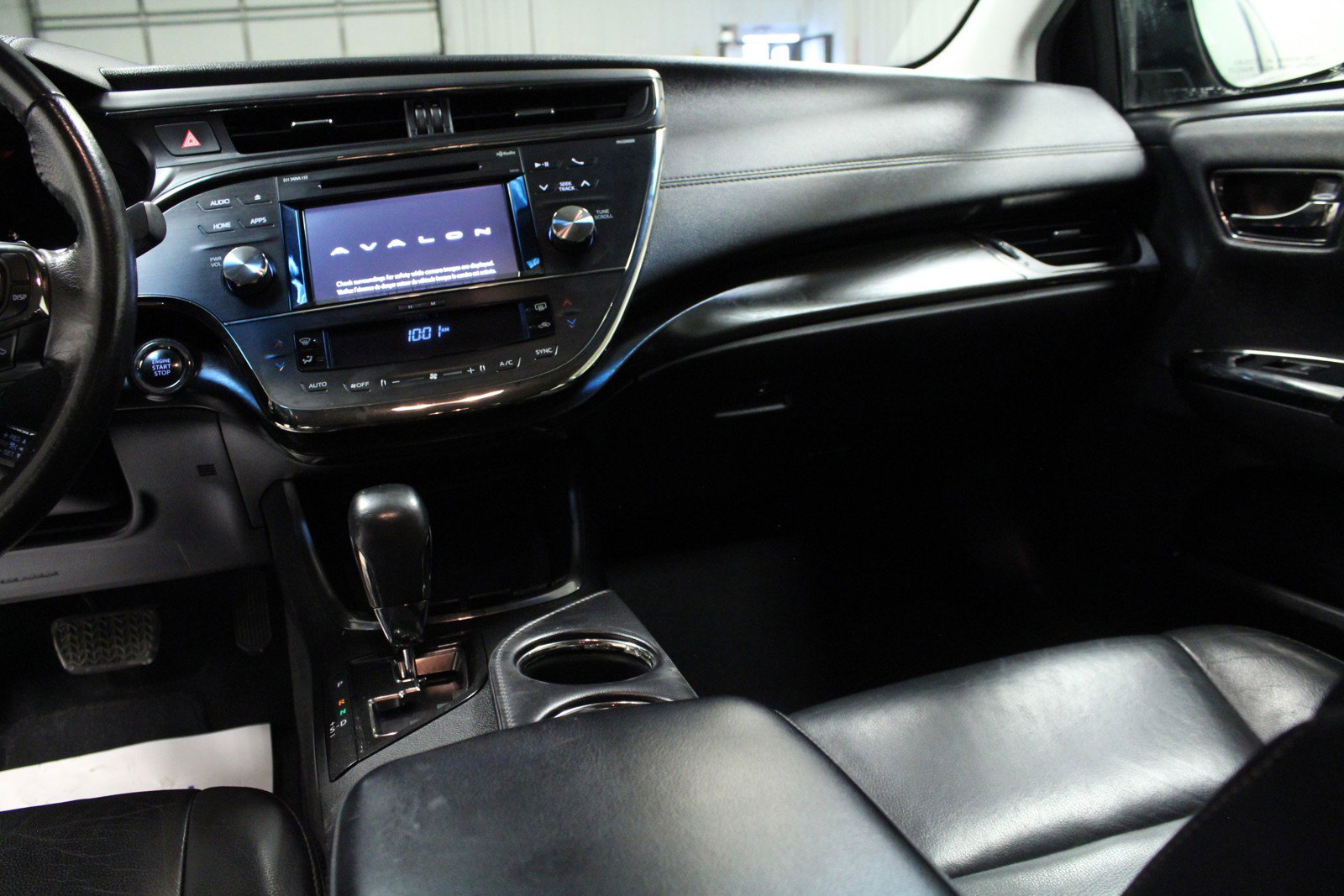 2018 Toyota Avalon Limited photo 17