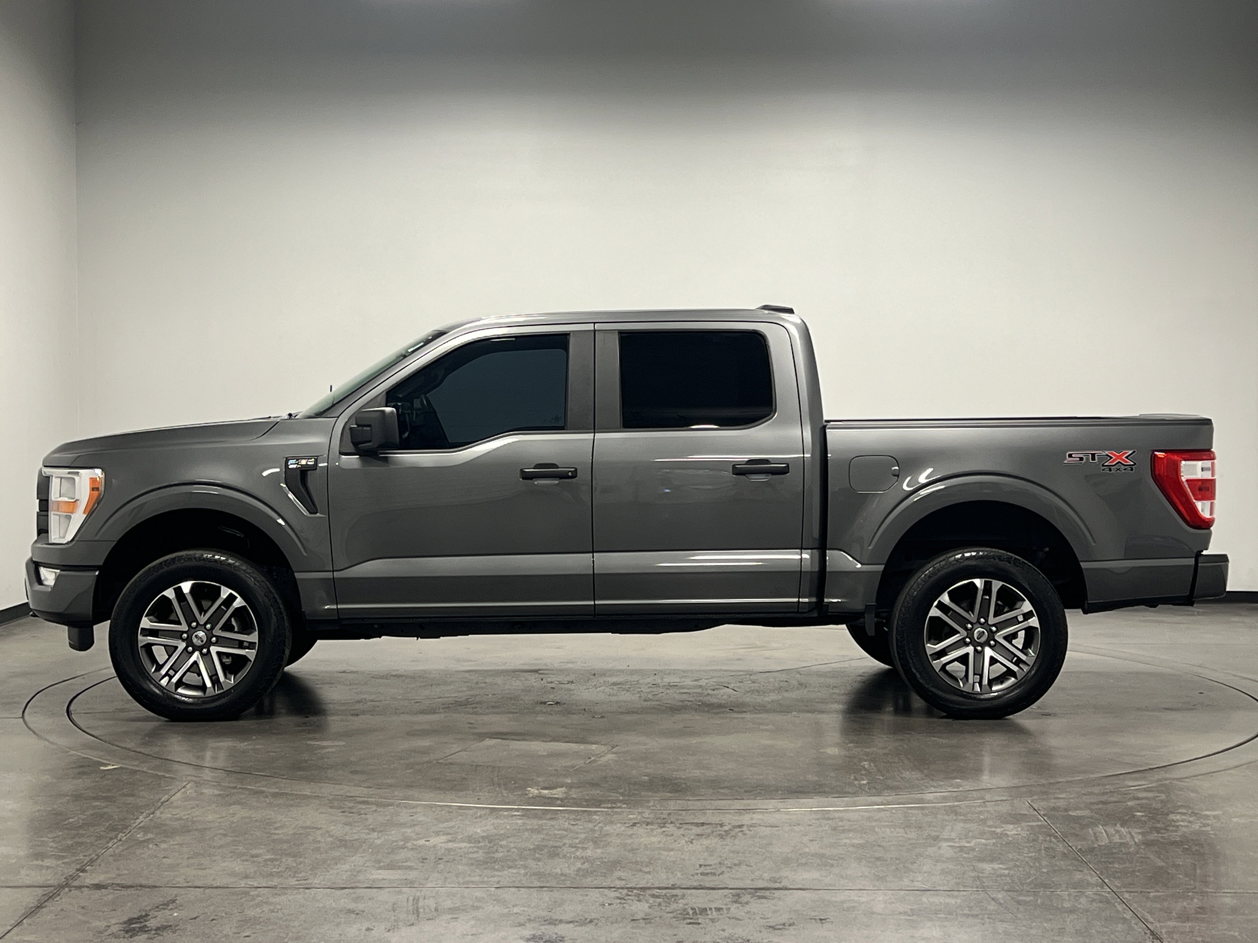 2021 Ford F-150 XL photo 4