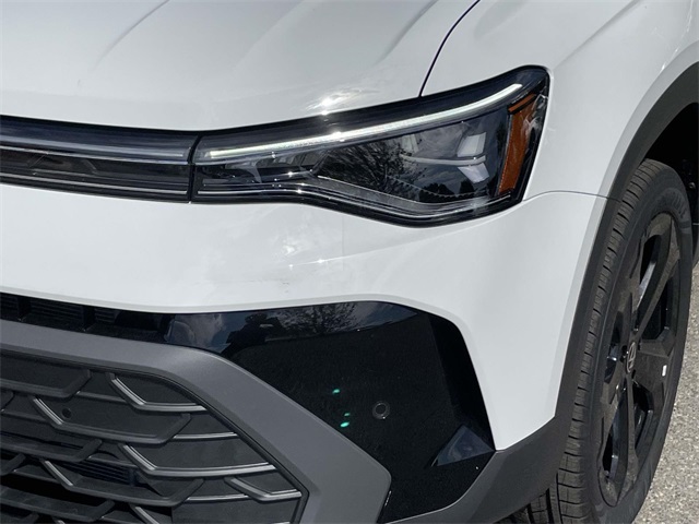 2025 Volkswagen Taos SE photo 9