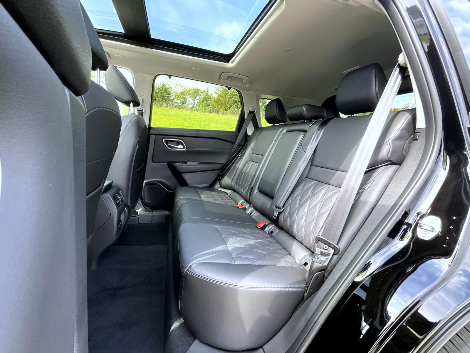 2026 Nissan Rogue Platinum photo 11