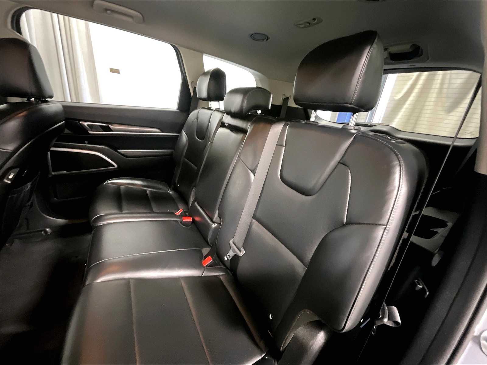 2020 Kia Telluride LX photo 15