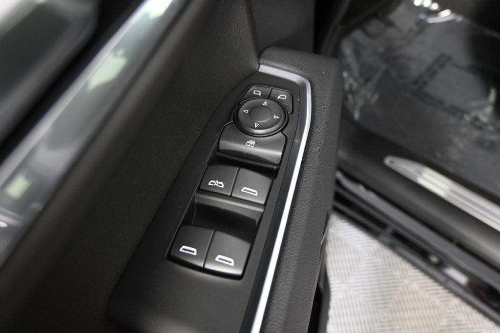 2025 Chevrolet Silverado 1500 LT photo 18