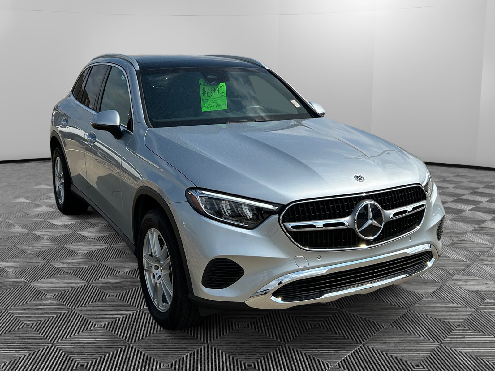 2025 Mercedes-Benz GLC Base's photo