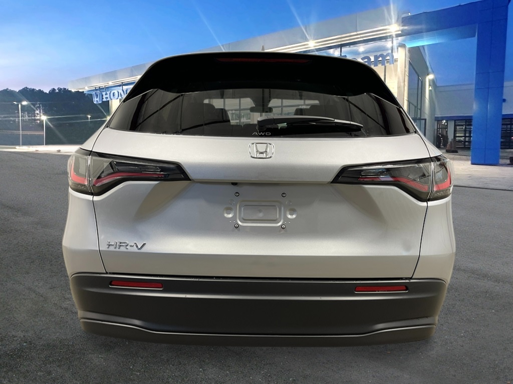 2026 Honda HR-V LX photo 2