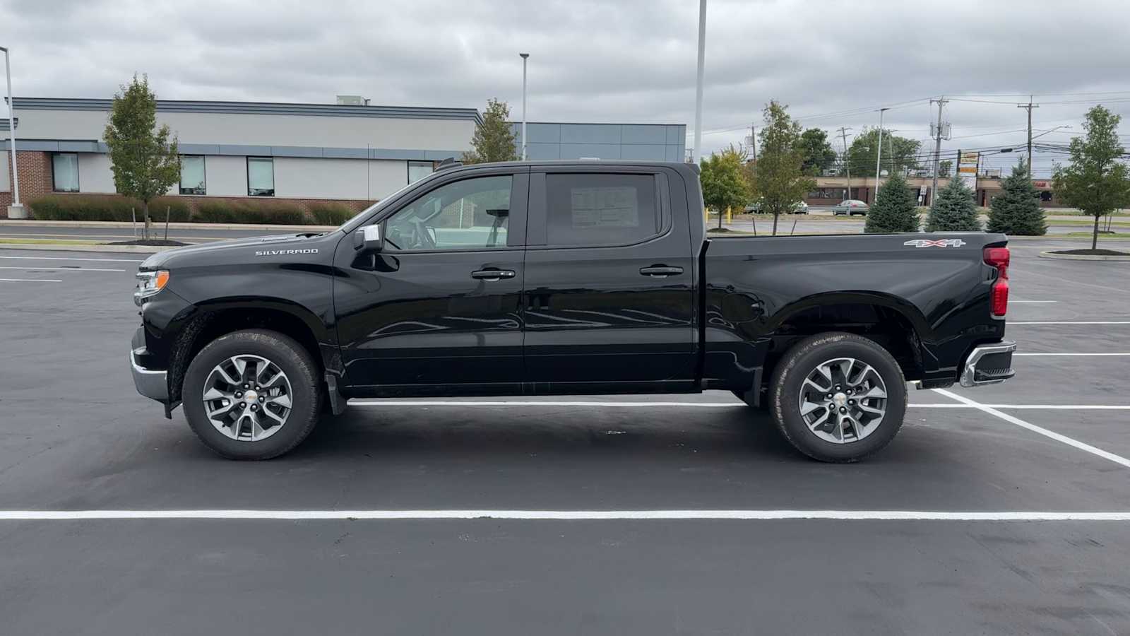 2026 Chevrolet Silverado 1500 LT photo 4