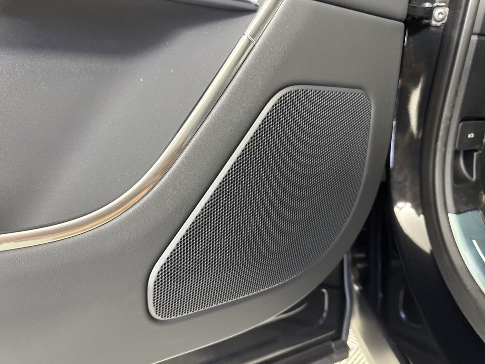 2025 Land Rover Range Rover SE photo 22