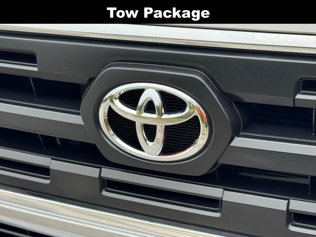 2017 Toyota Tacoma SR5 photo 4