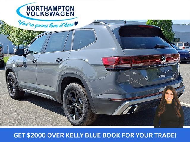 2025 Volkswagen Atlas Peak Edition SE photo 4