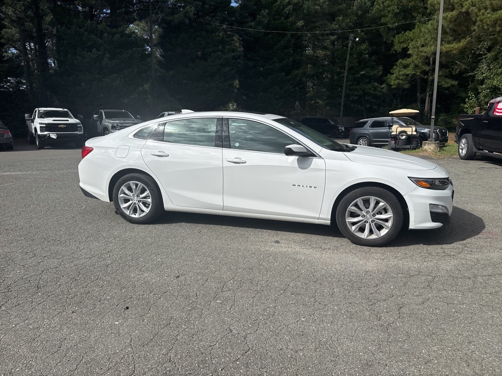 2024 Chevrolet Malibu 1LT photo 3