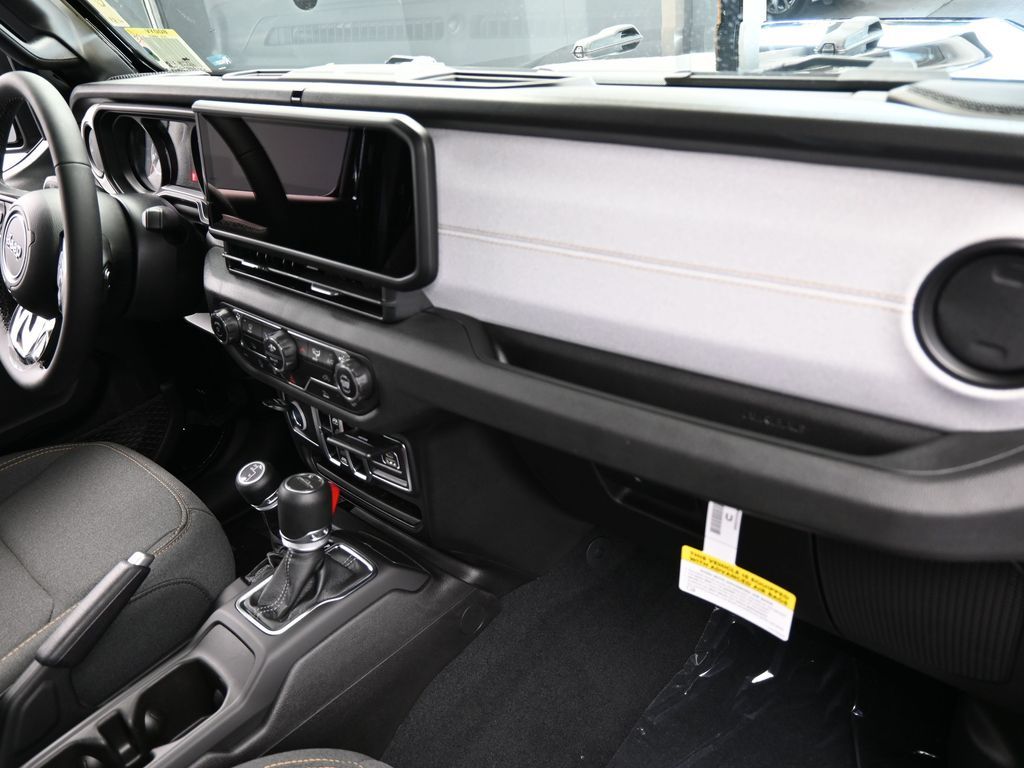 2025 Jeep Gladiator Sport S photo 35